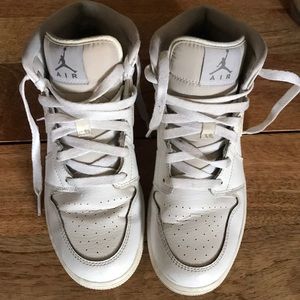 Air Jordan Retro High women’s 8.5